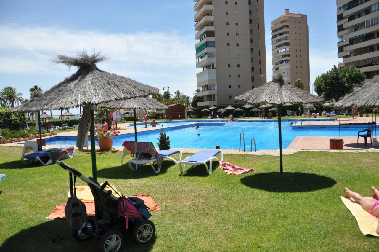 Magnifique Appartement Avec Une Incroyable Vue Sur Mer Torremolinos Dış mekan fotoğraf