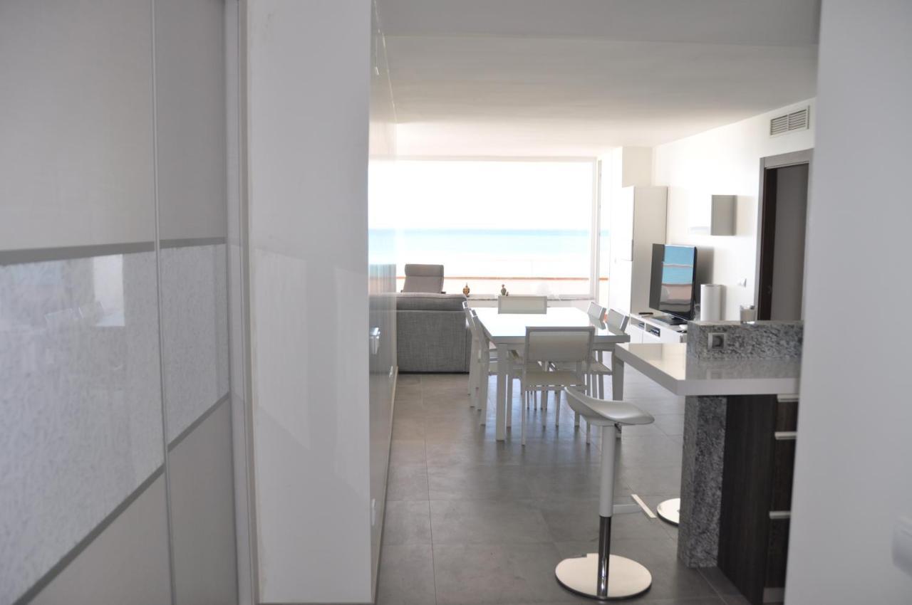 Magnifique Appartement Avec Une Incroyable Vue Sur Mer Torremolinos Dış mekan fotoğraf